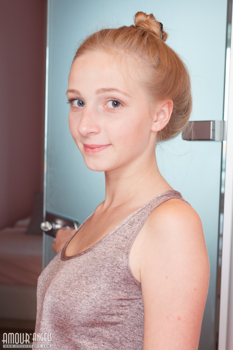 Gorgeous blonde teen 01