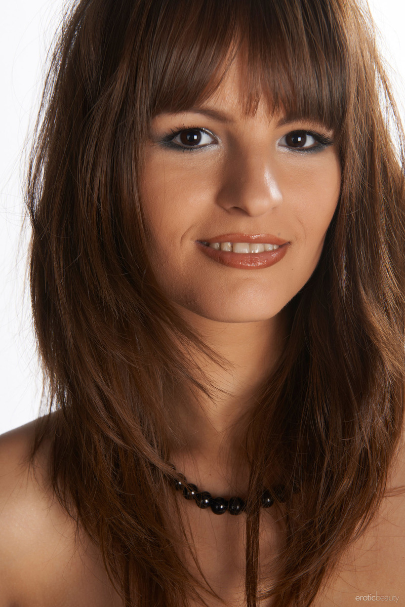 Busty Romanetta Strips In Casting 06