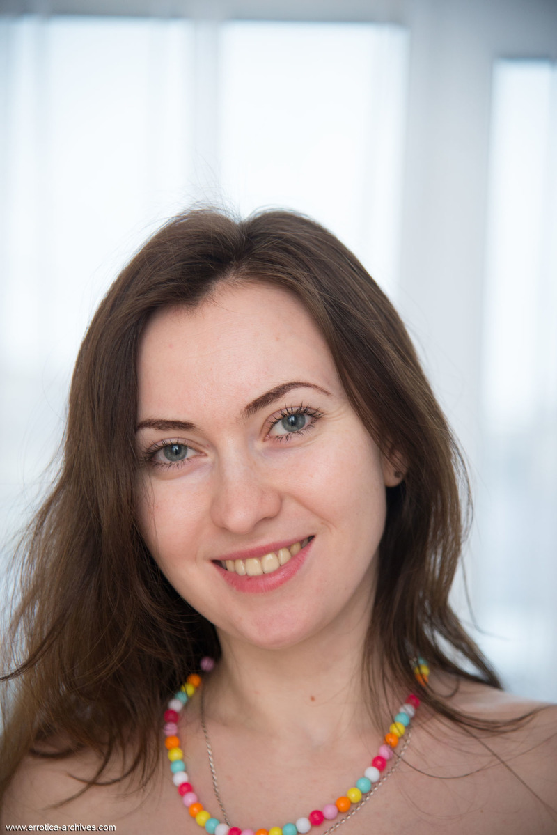 Angela H 19