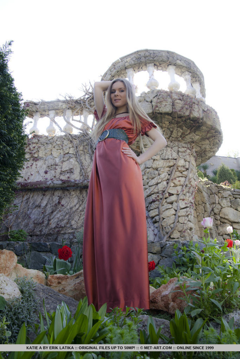 Katie A Sexy Princess Strips In The Garden 02