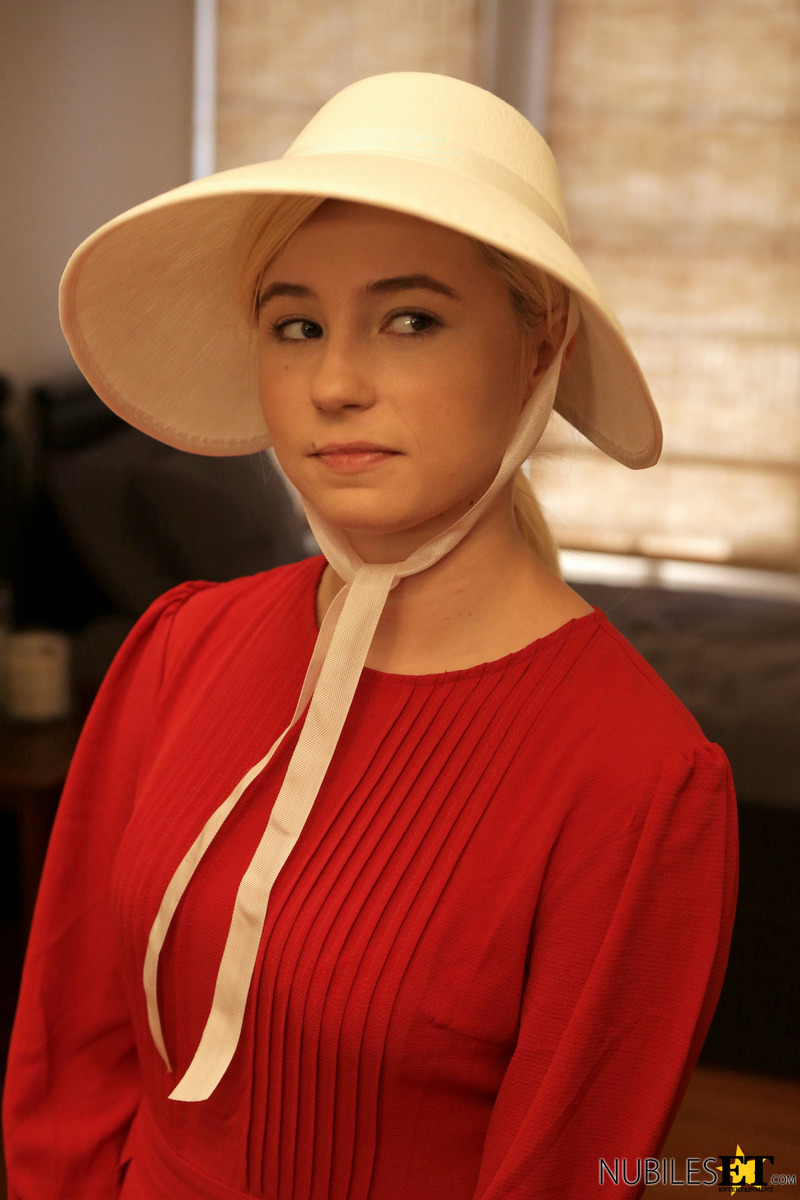 Handmaidens Jezebel 03