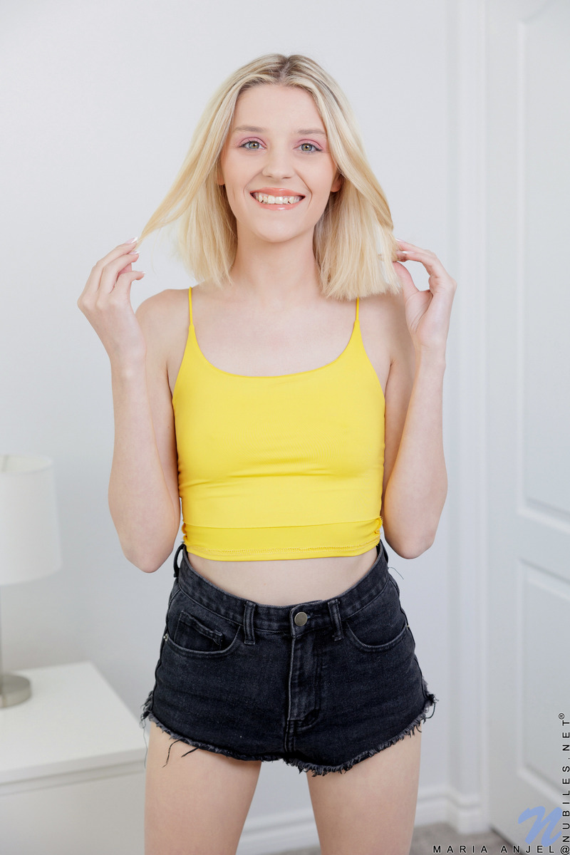 Tiny Blonde 00