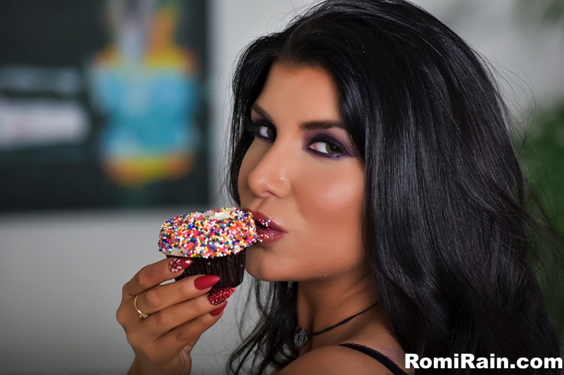 Playful Milf Pornstar Romi Rain 11