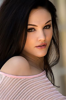 Glamour Nice Titted Girl